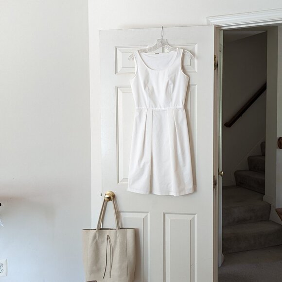 Elie Tahari Beautiful White Sleeveless Dress- NWT Size 2 - Picture 2 of 15